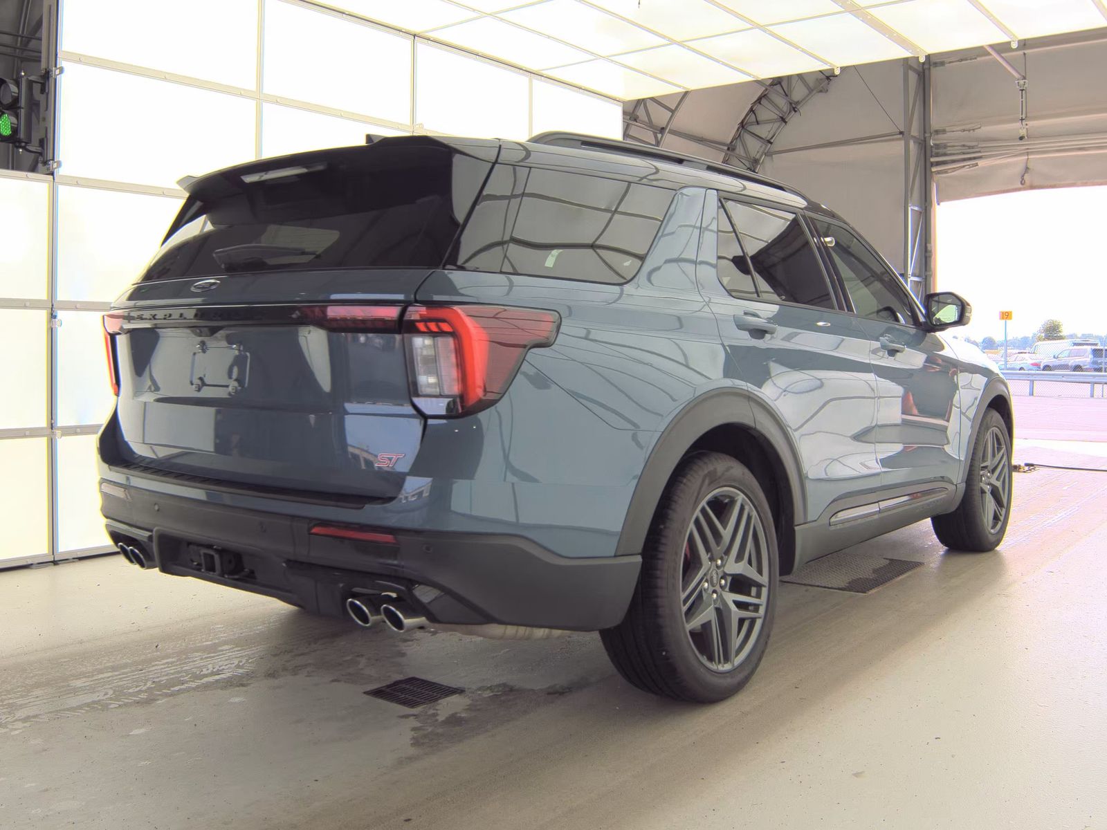 FORD EXPLORER - 6