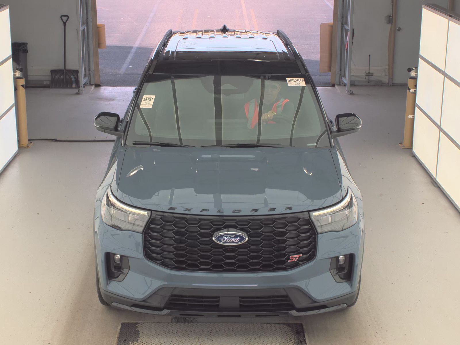 FORD EXPLORER - 3