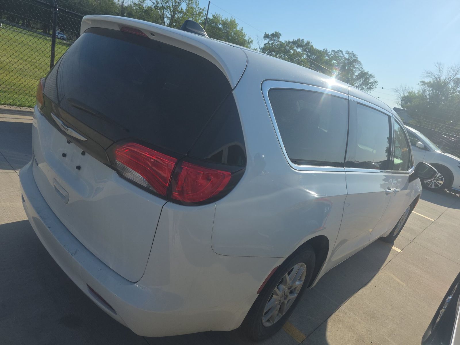 CHRYSLER VOYAGER - 5