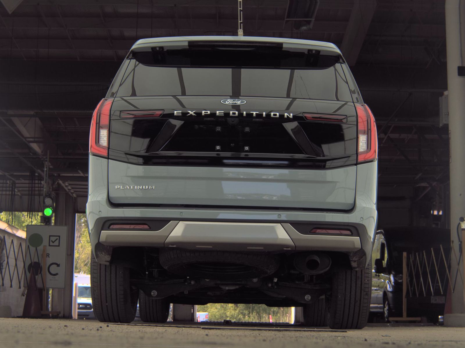 FORD EXPEDITION - 8