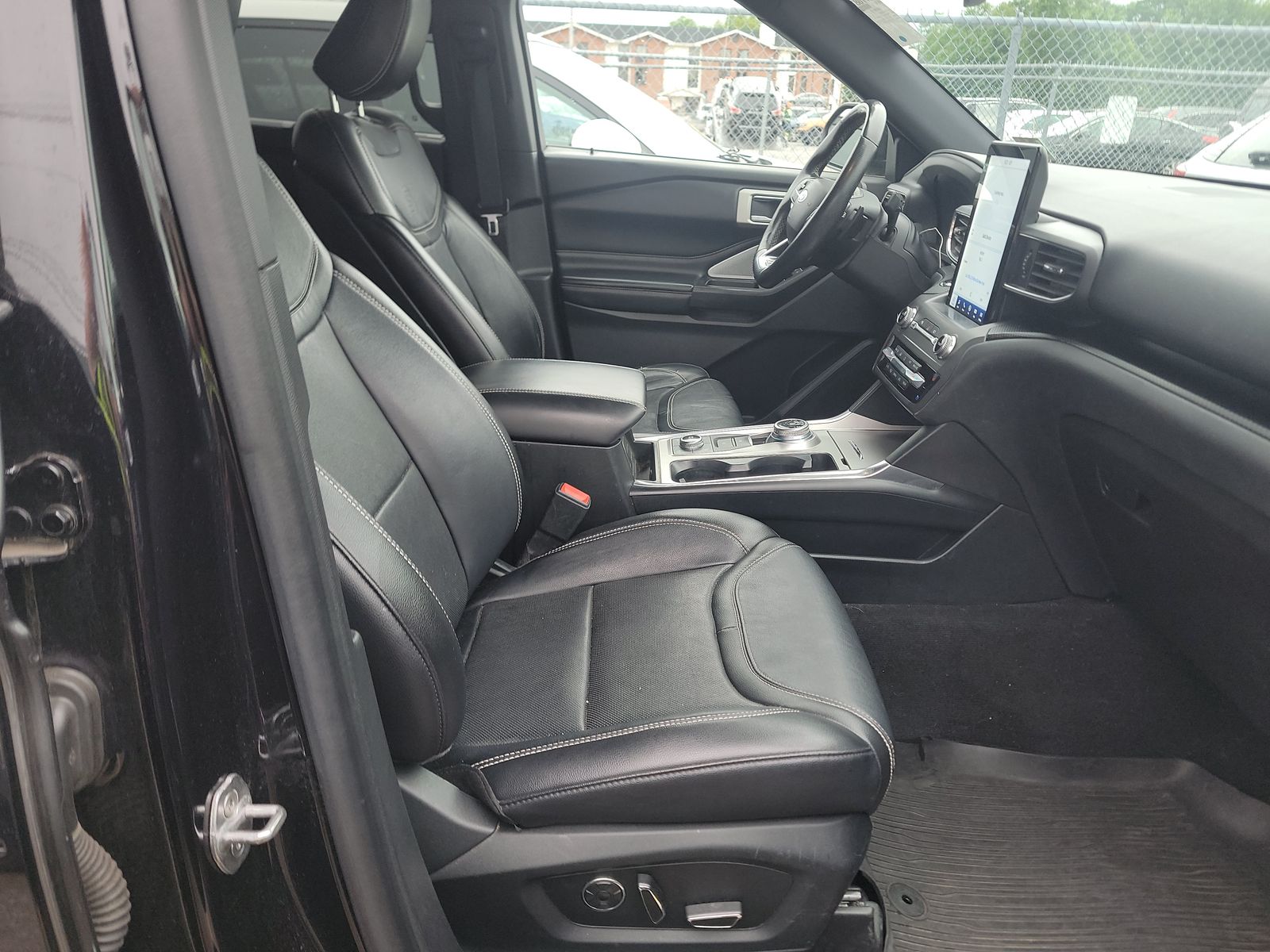 FORD EXPLORER - 9