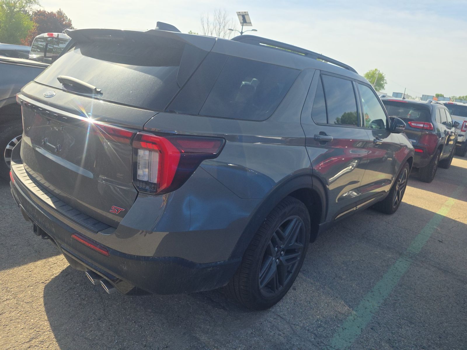 FORD EXPLORER - 5