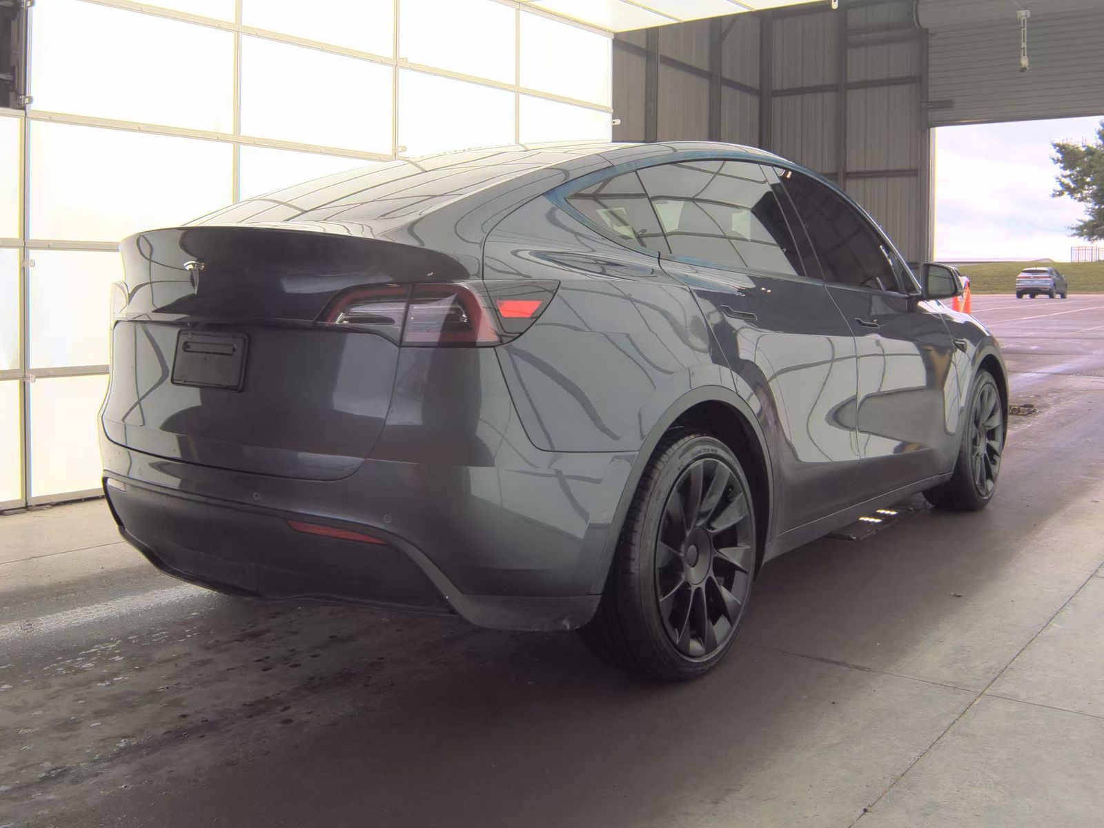 TESLA MODEL Y - 6