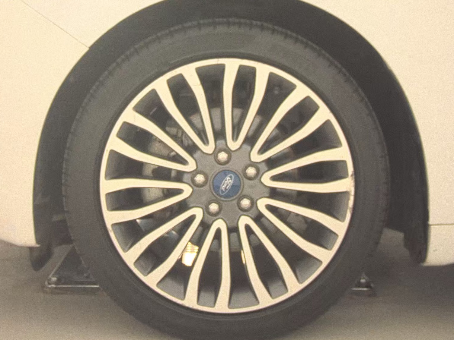 FORD FUSION - 10