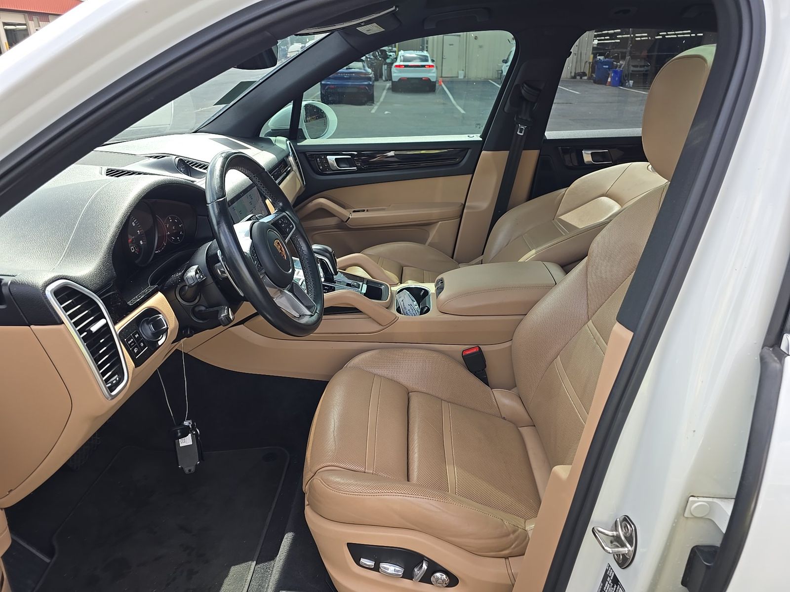 PORSCHE CAYENNE - 8