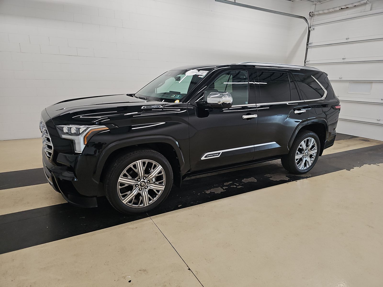 2026 Toyota Sequoia Capstone 4WD i-FORCE MAX Hybrid's photo