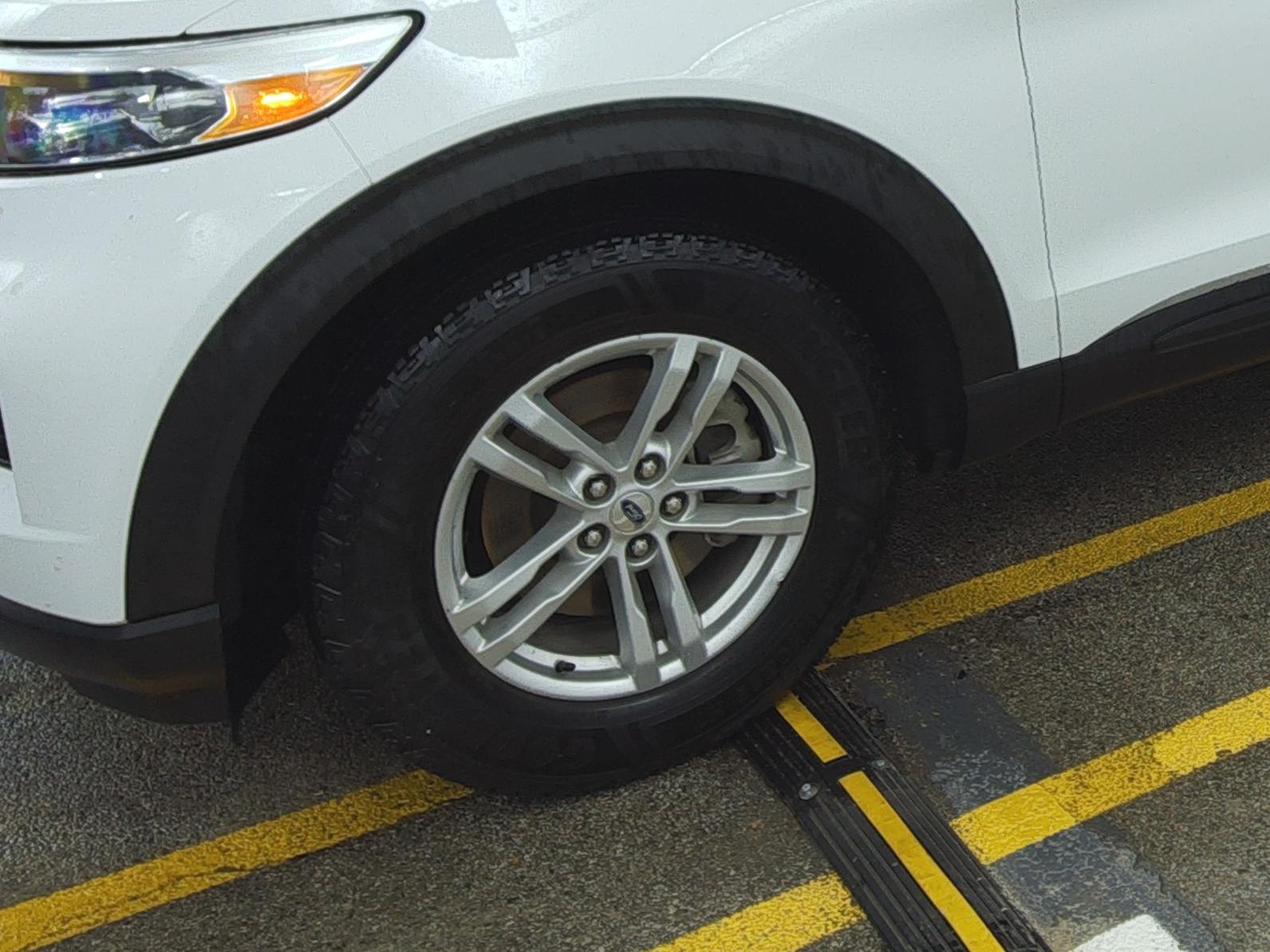 FORD EXPLORER - 8