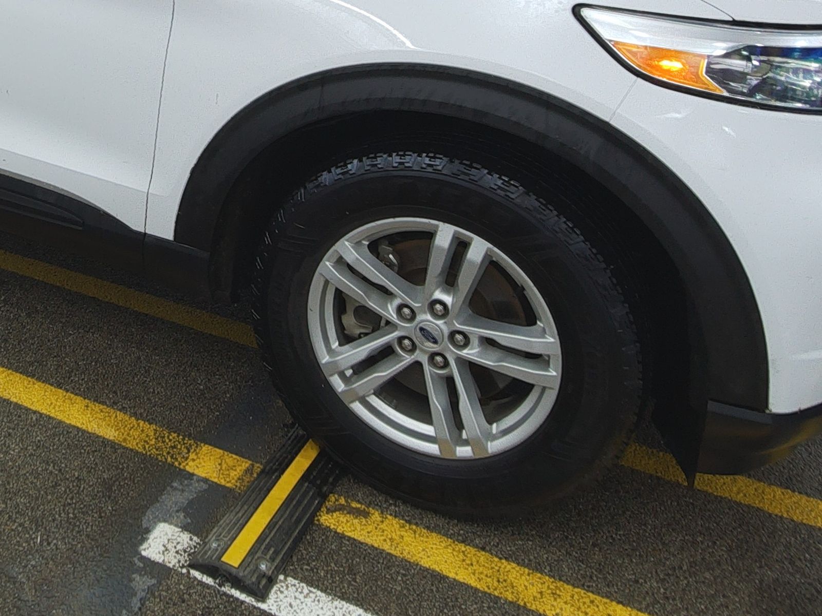 FORD EXPLORER - 9