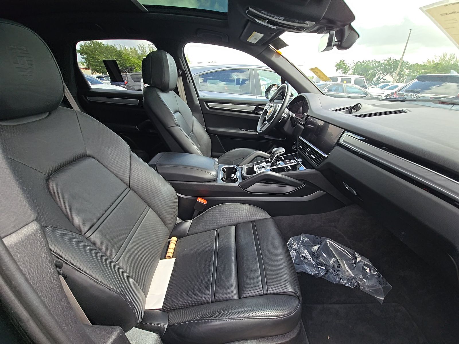 PORSCHE CAYENNE - 9