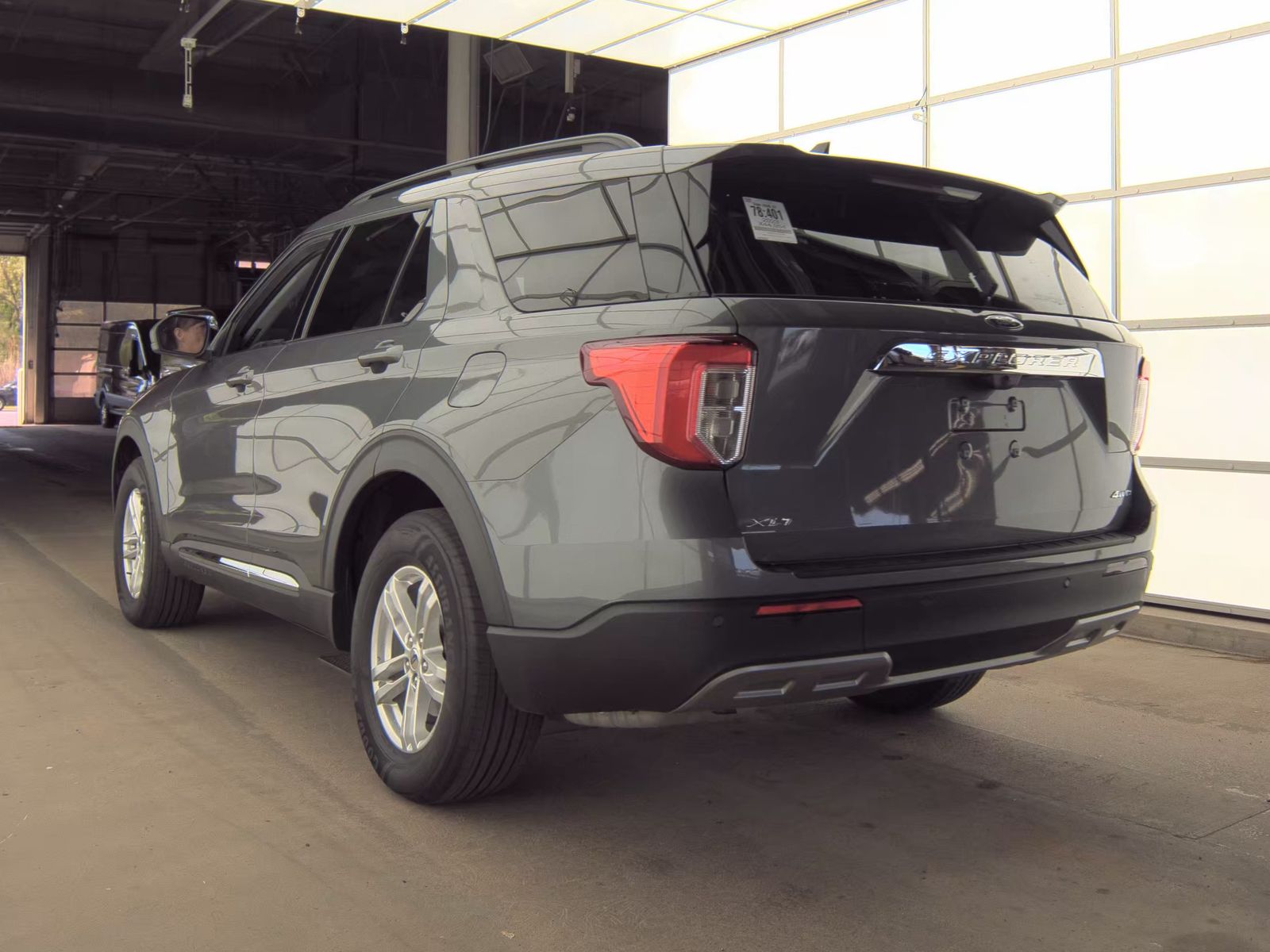 FORD EXPLORER - 9