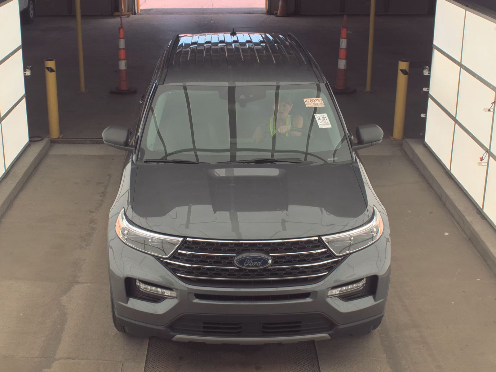 FORD EXPLORER - 3