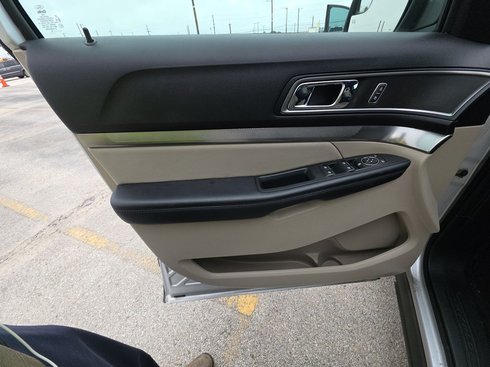 FORD EXPLORER - 10