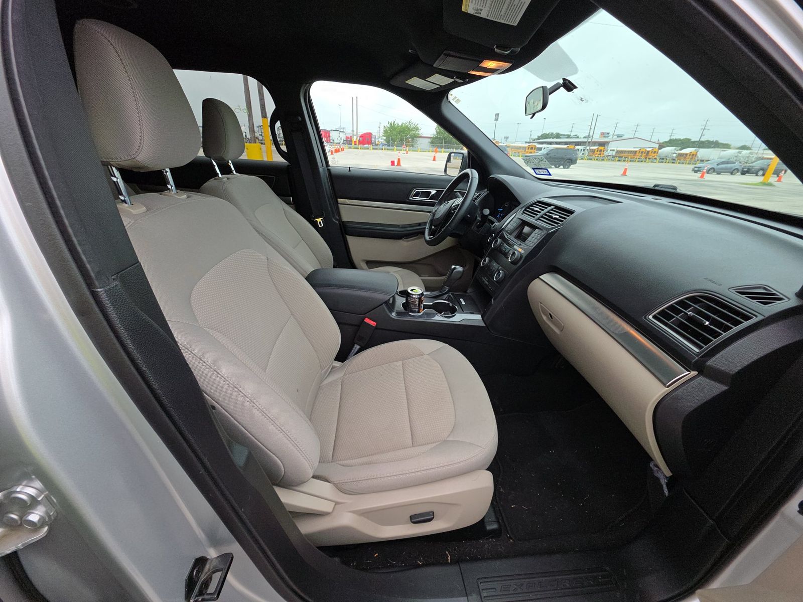 FORD EXPLORER - 9
