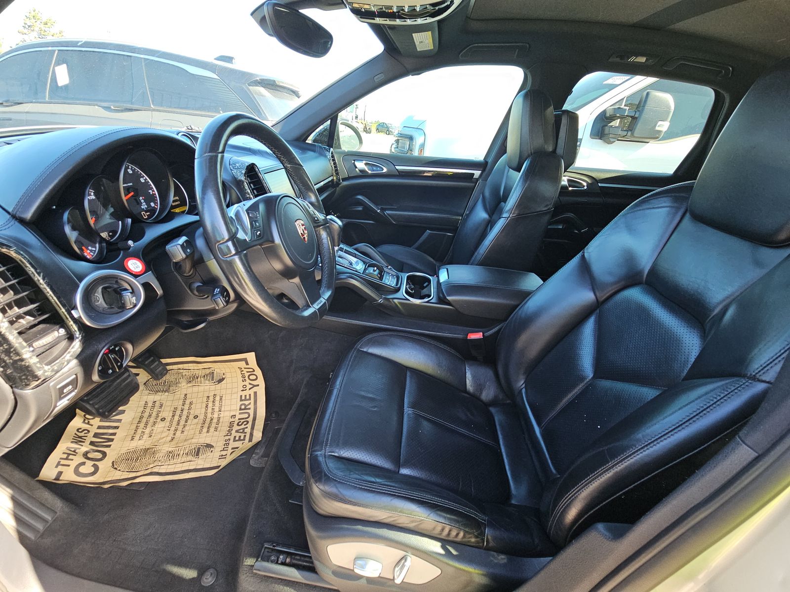 PORSCHE CAYENNE - 8