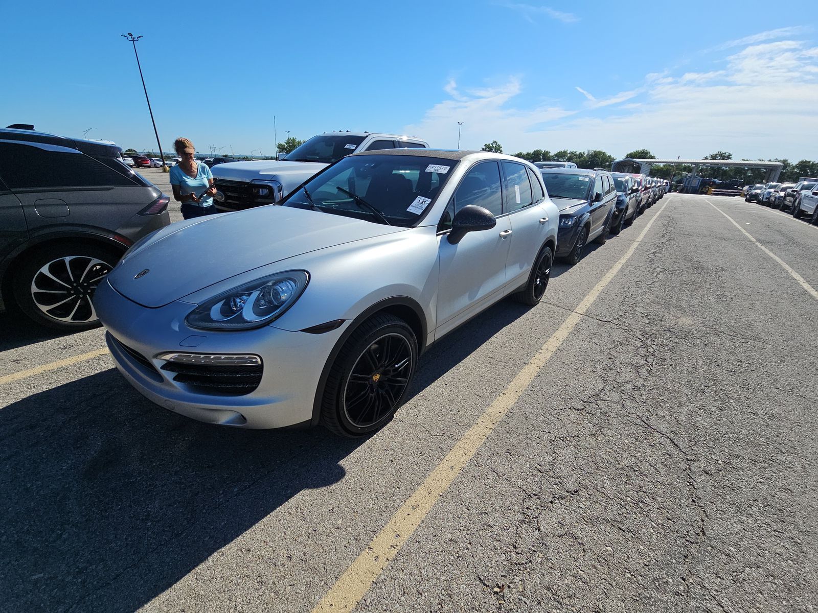 PORSCHE CAYENNE - 1