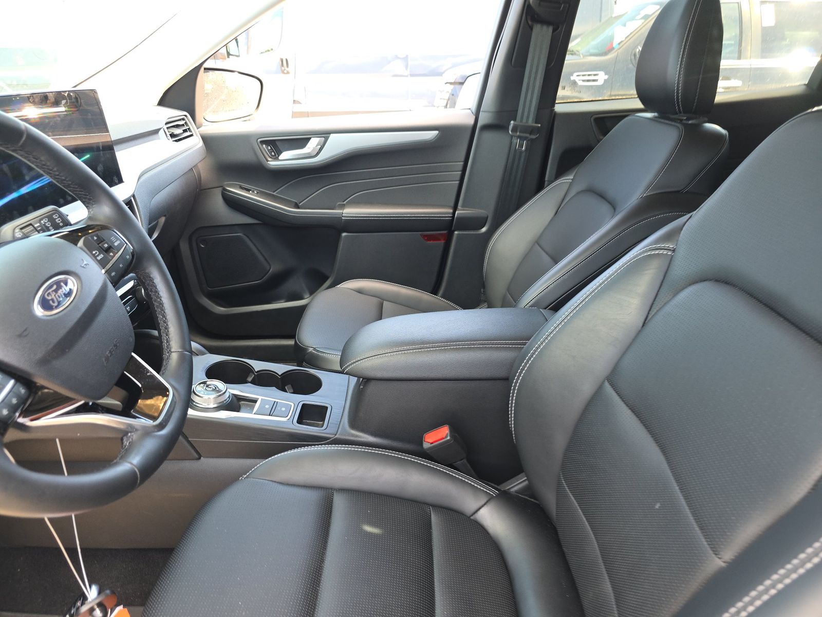 FORD ESCAPE - 8