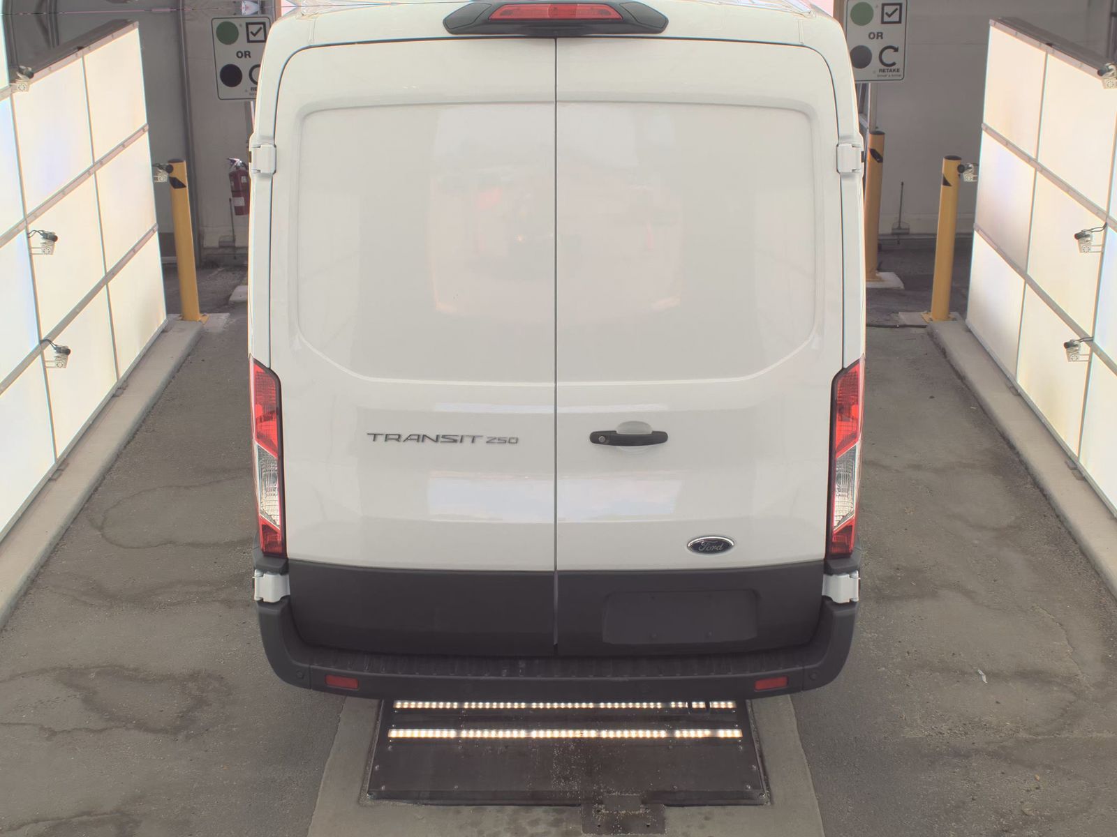 FORD TRANSIT 250 - 7