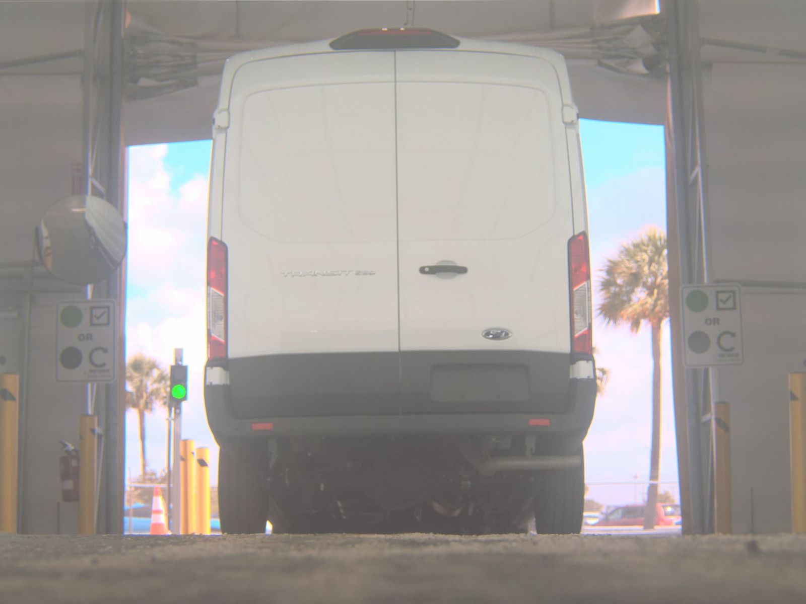 FORD TRANSIT 250 - 8