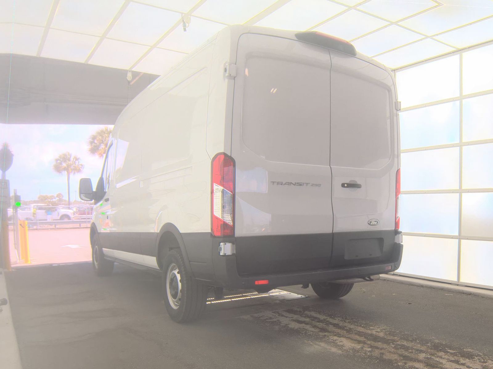 FORD TRANSIT 250 - 9