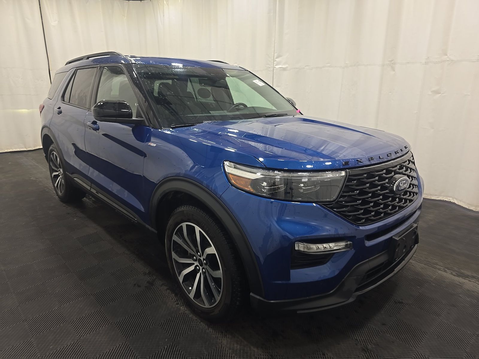 FORD EXPLORER - 4