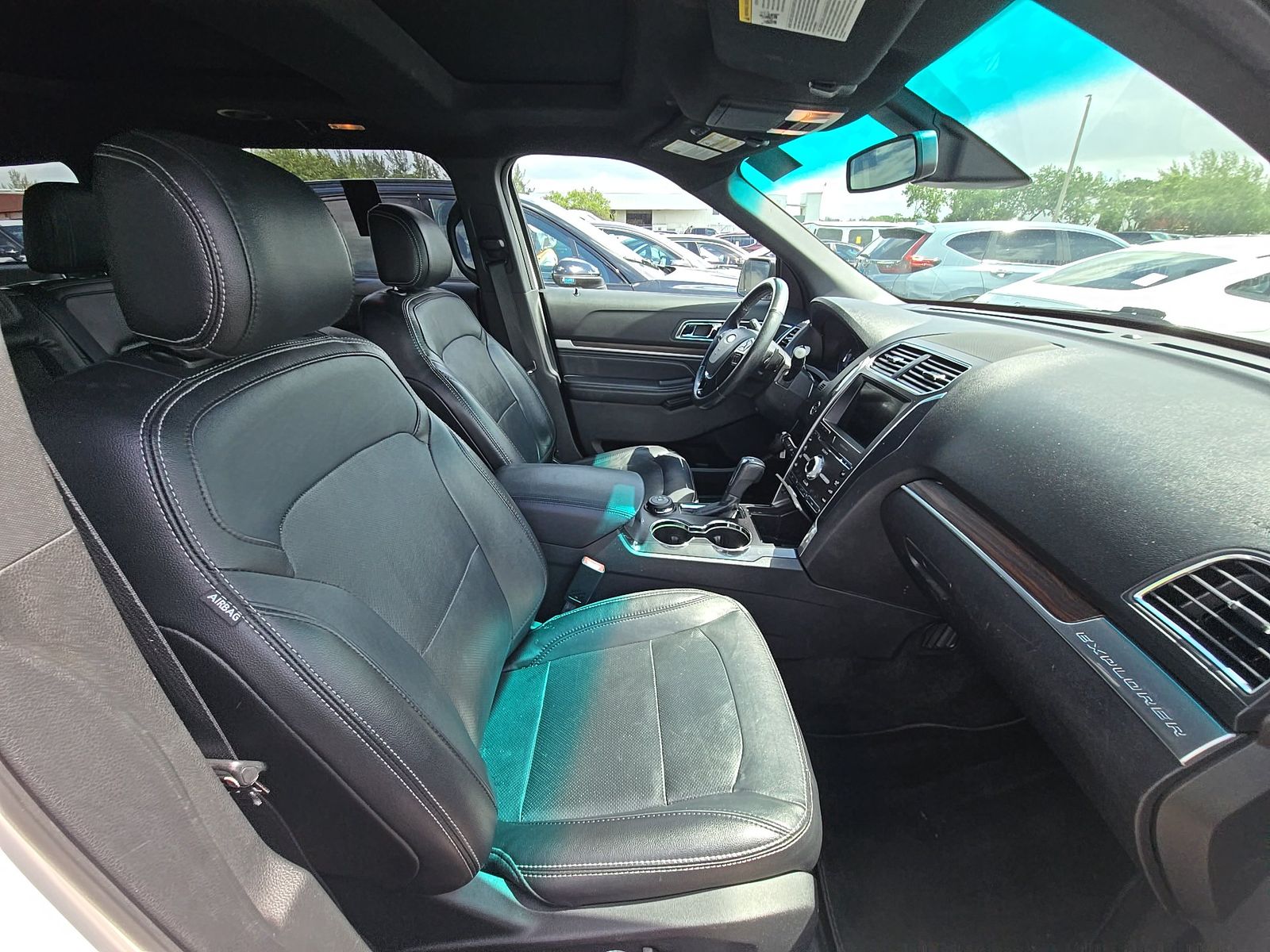 FORD EXPLORER - 9