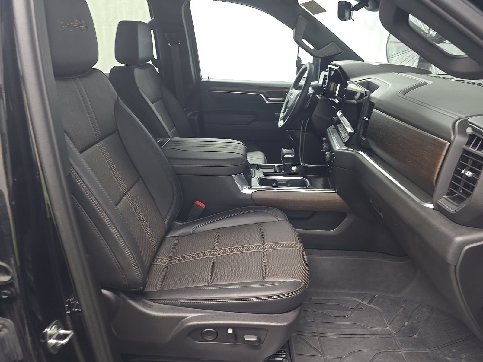 2024 Chevrolet Silverado 1500 High Country AWD