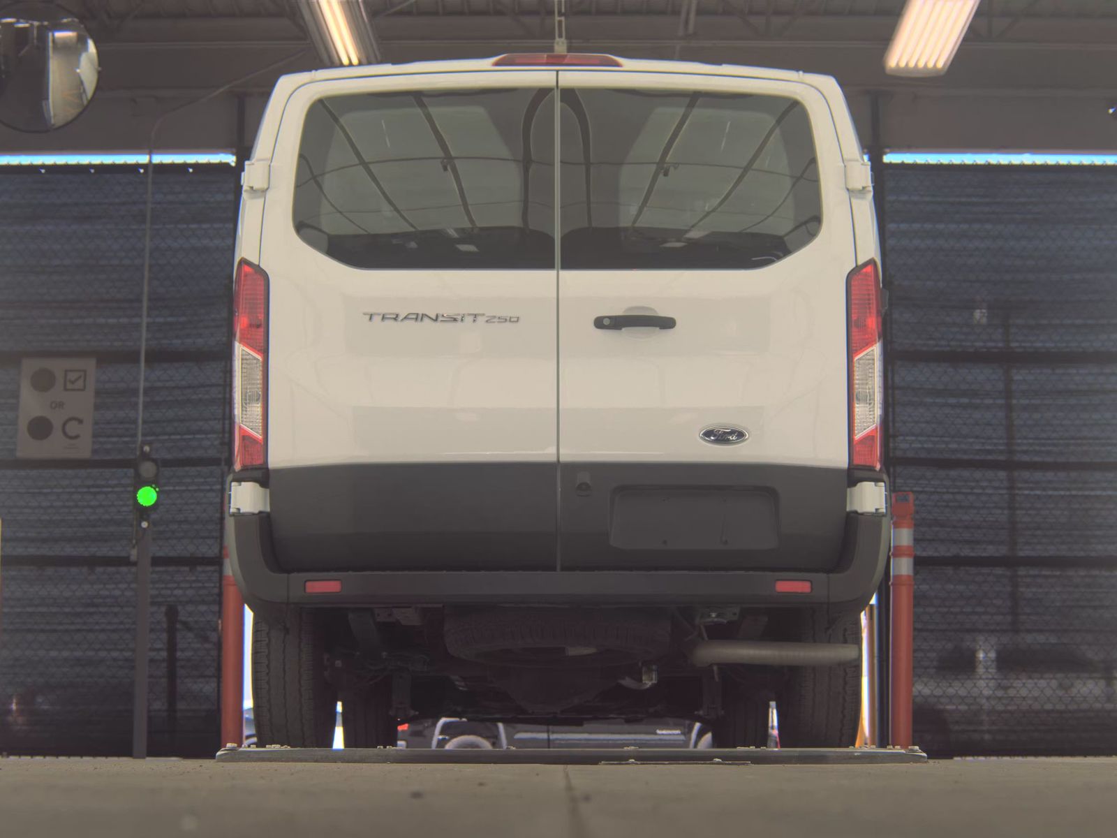 FORD TRANSIT 250 - 8