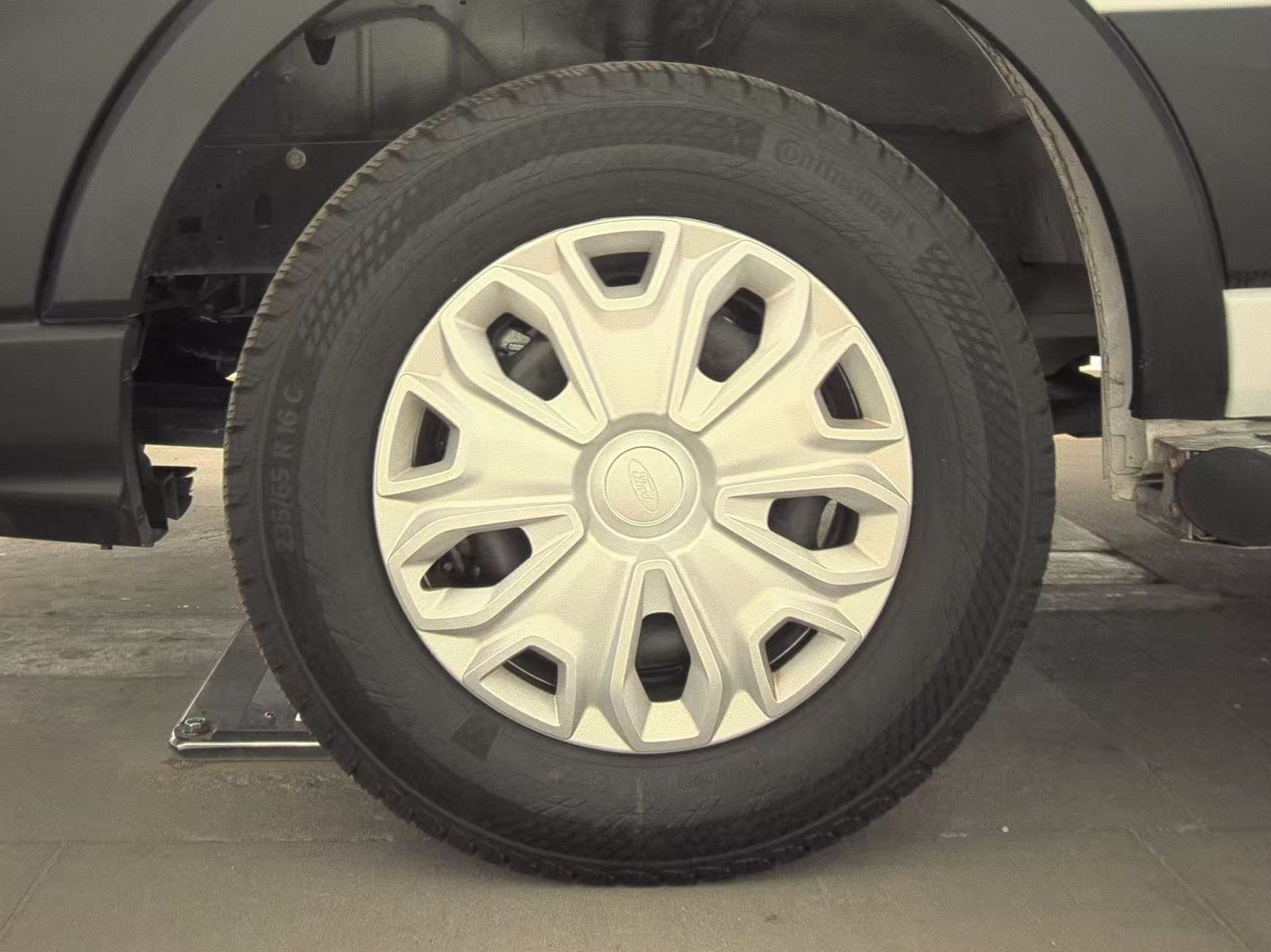 FORD TRANSIT 250 - 10
