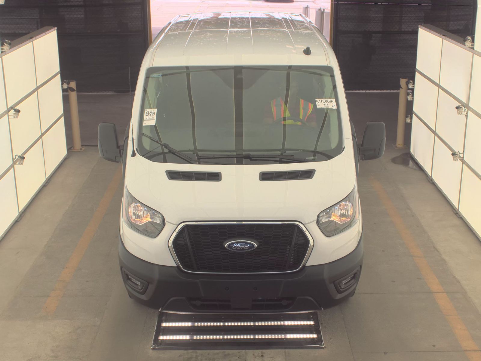 FORD TRANSIT 250 - 3