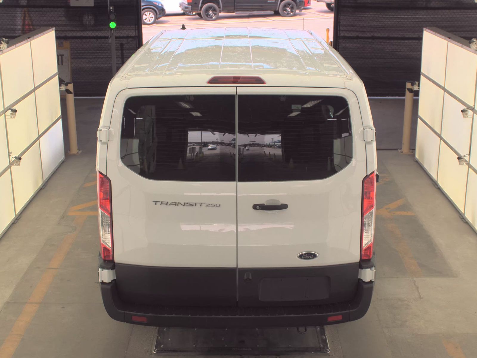 FORD TRANSIT 250 - 7