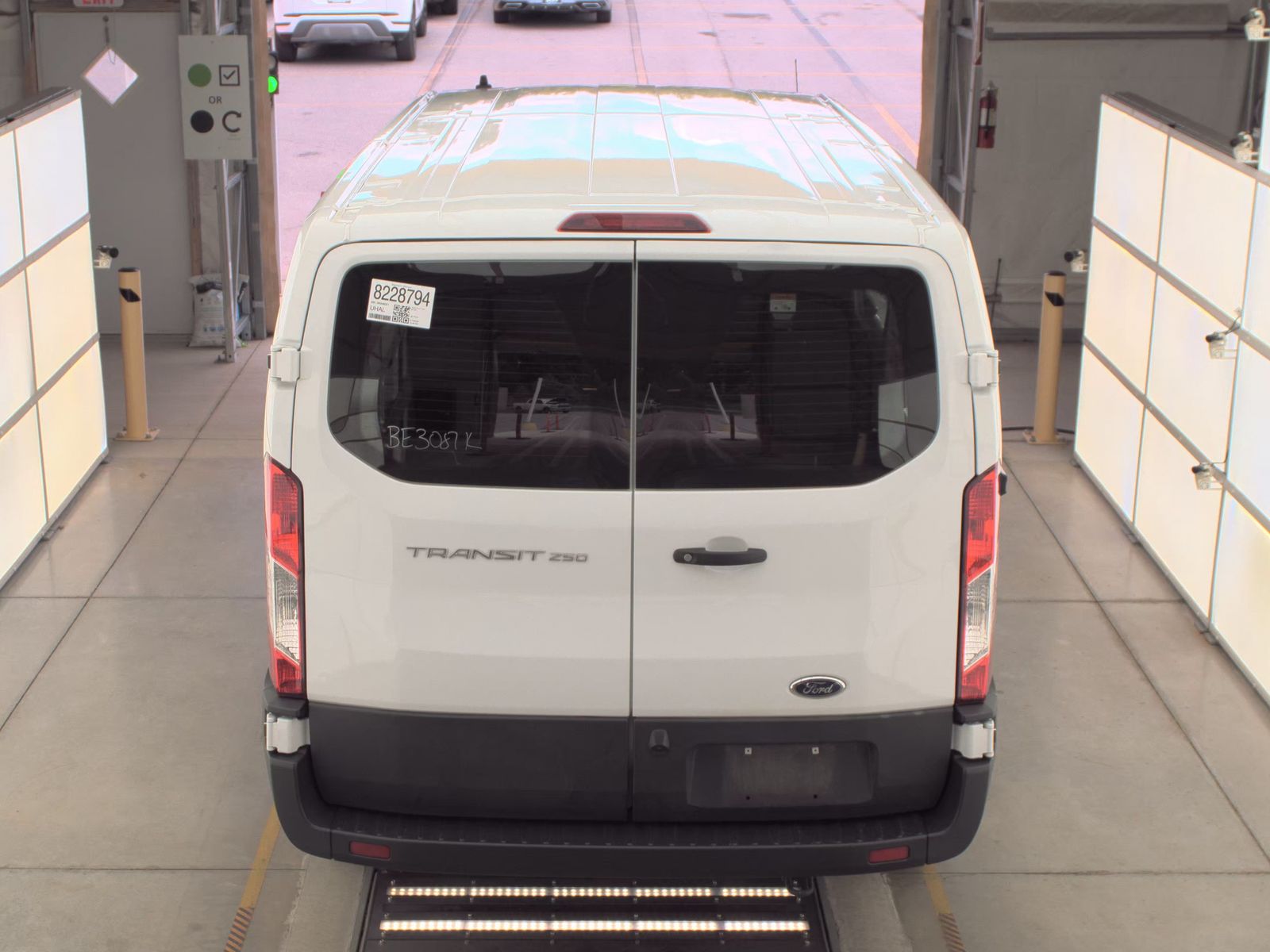 FORD TRANSIT 250 - 6