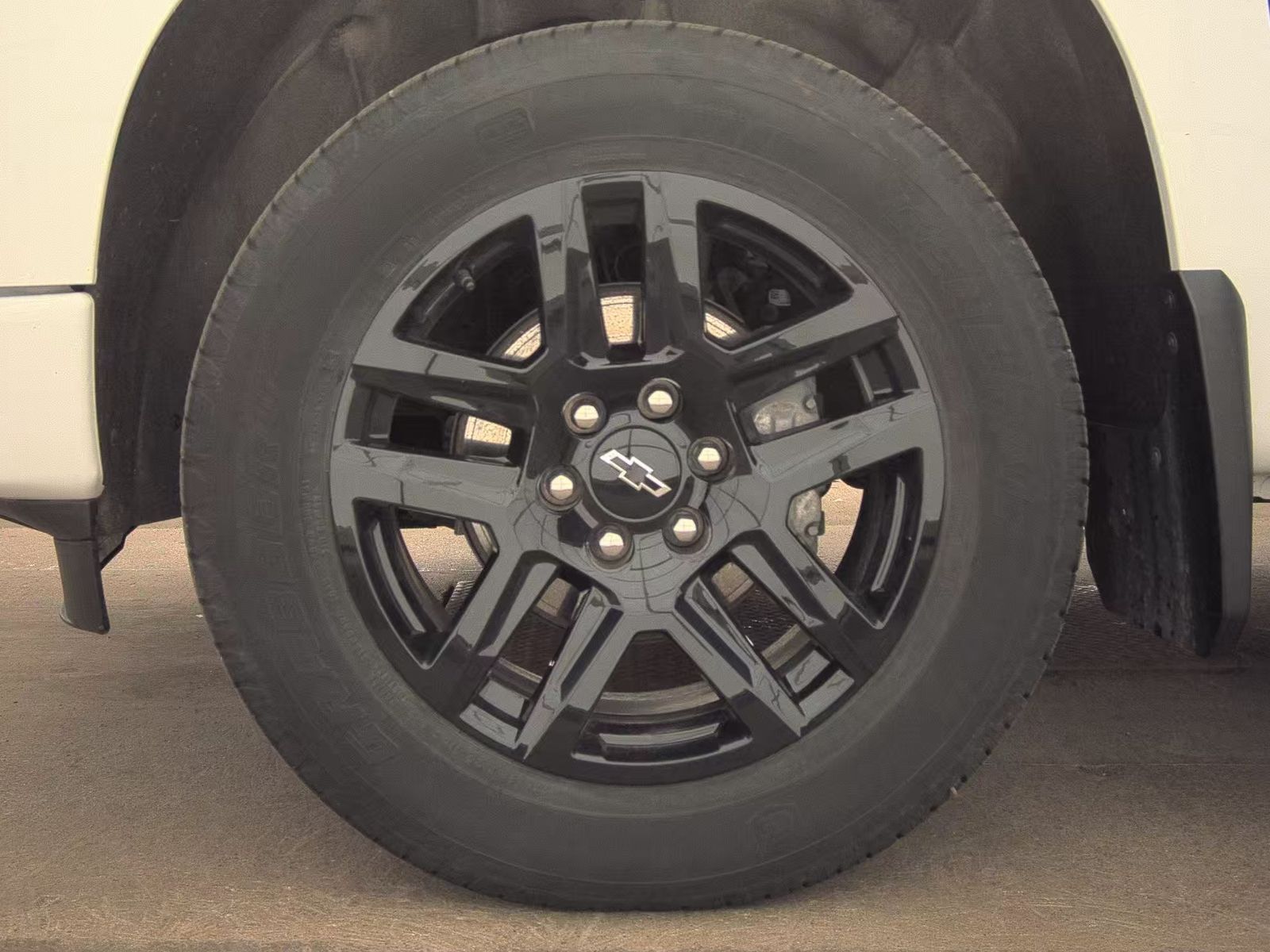 2024 Chevrolet Silverado 1500 Custom AWD