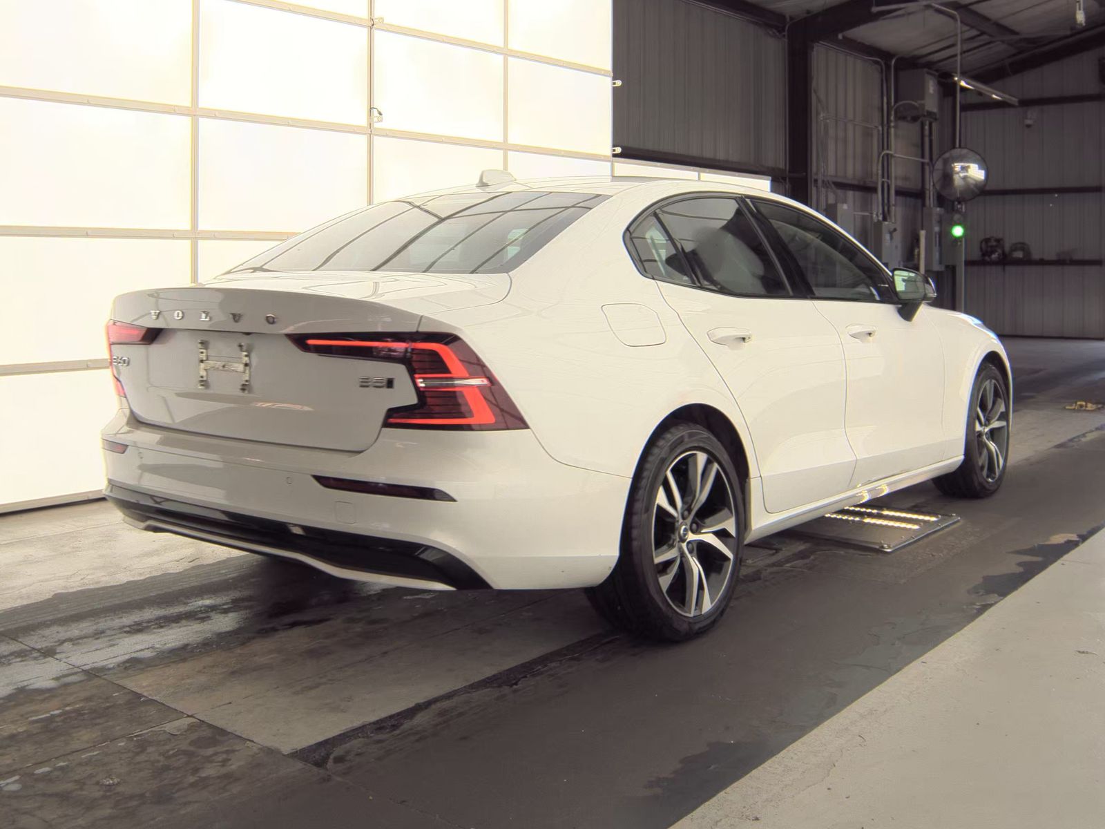 2023 Volvo S60 B5 Plus AWD