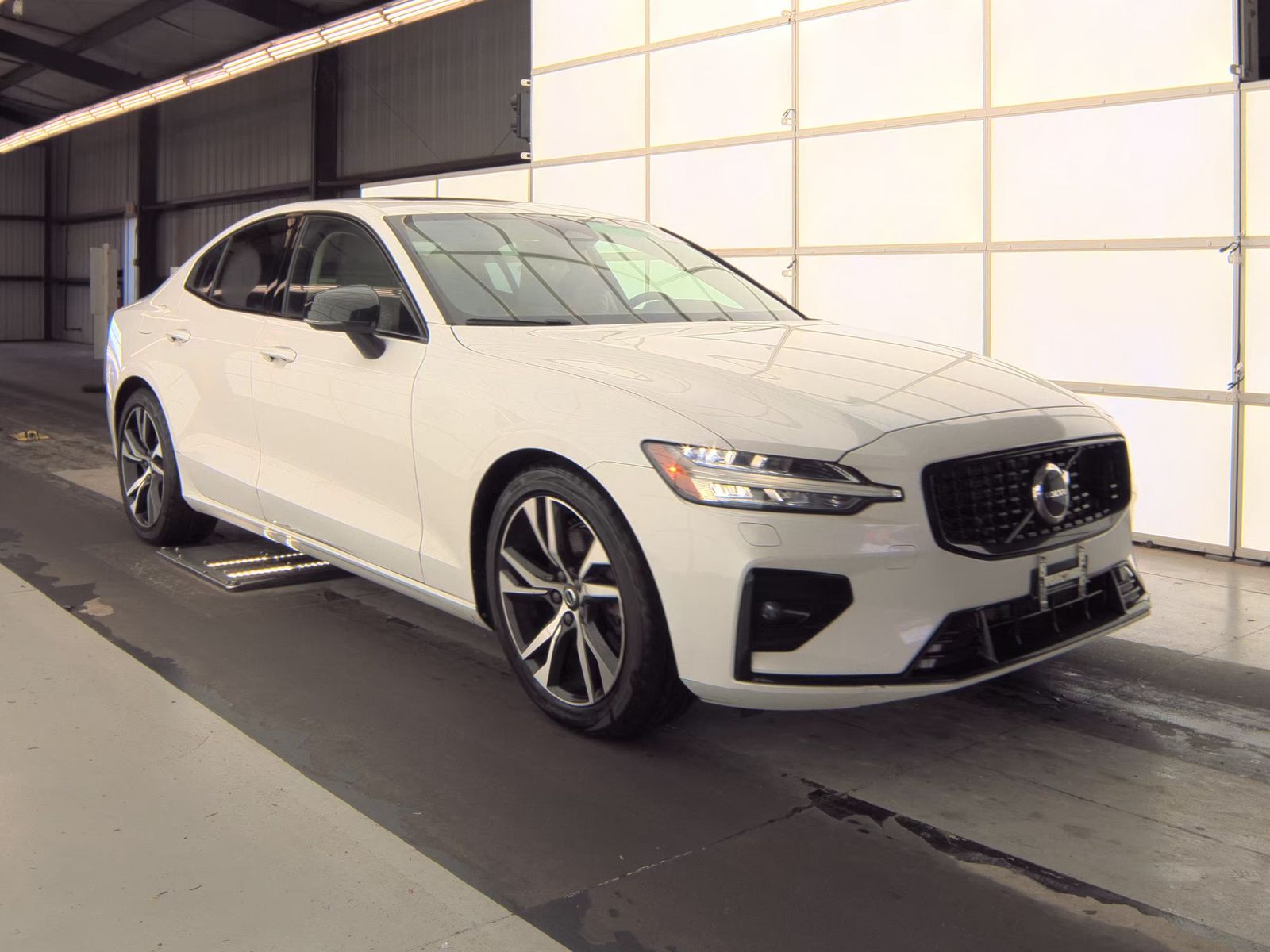 2023 Volvo S60 B5 Plus AWD