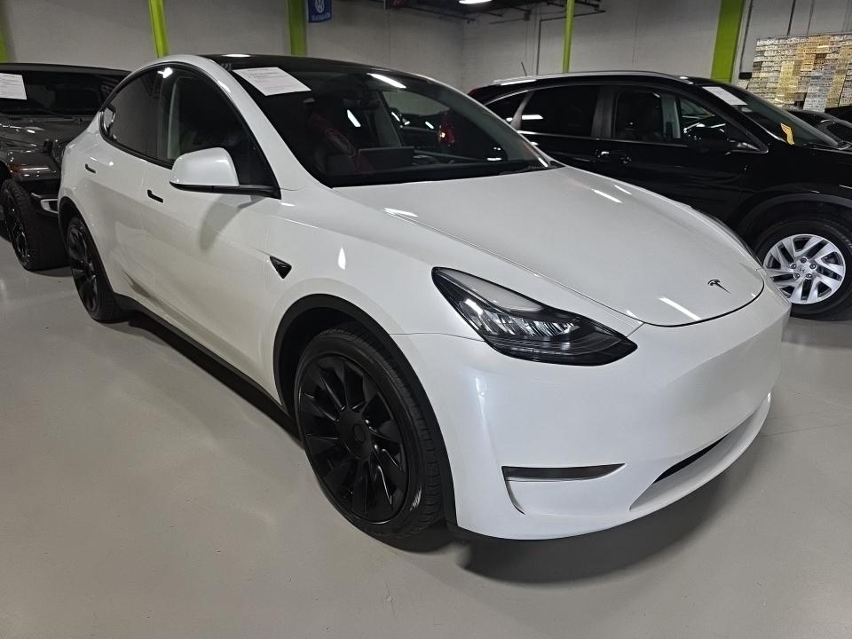 TESLA MODEL Y - 4