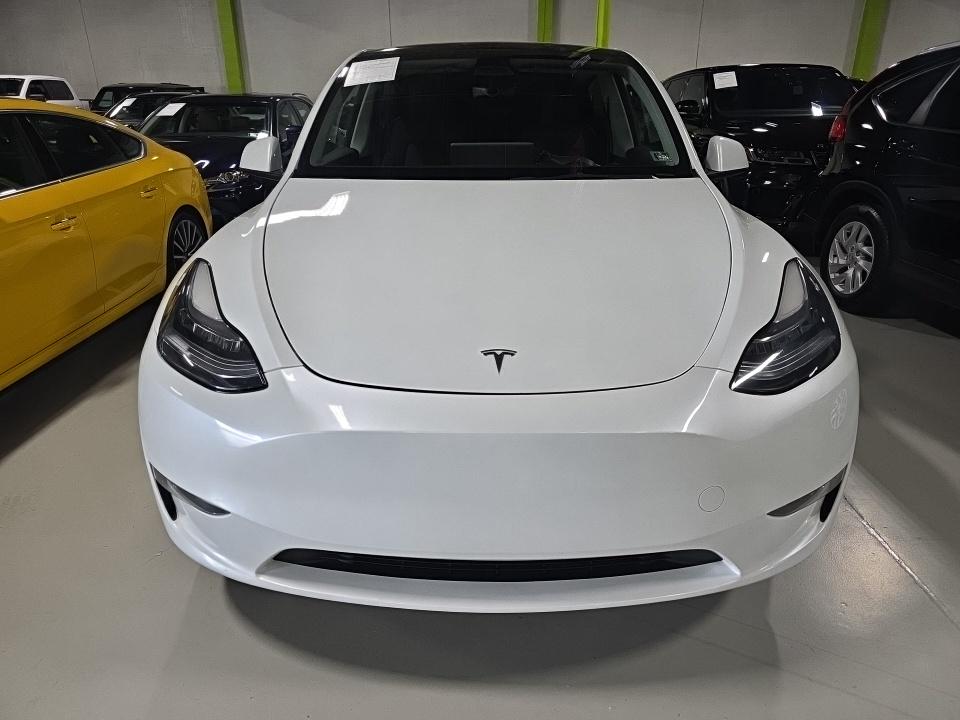 TESLA MODEL Y - 3