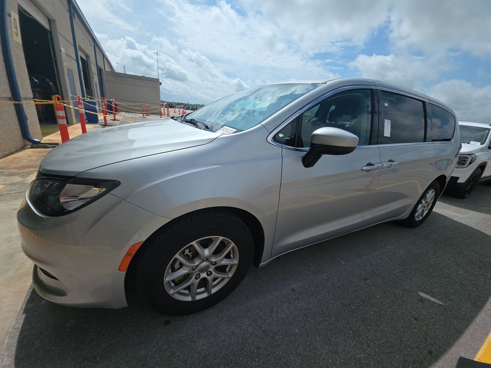 CHRYSLER VOYAGER - 1