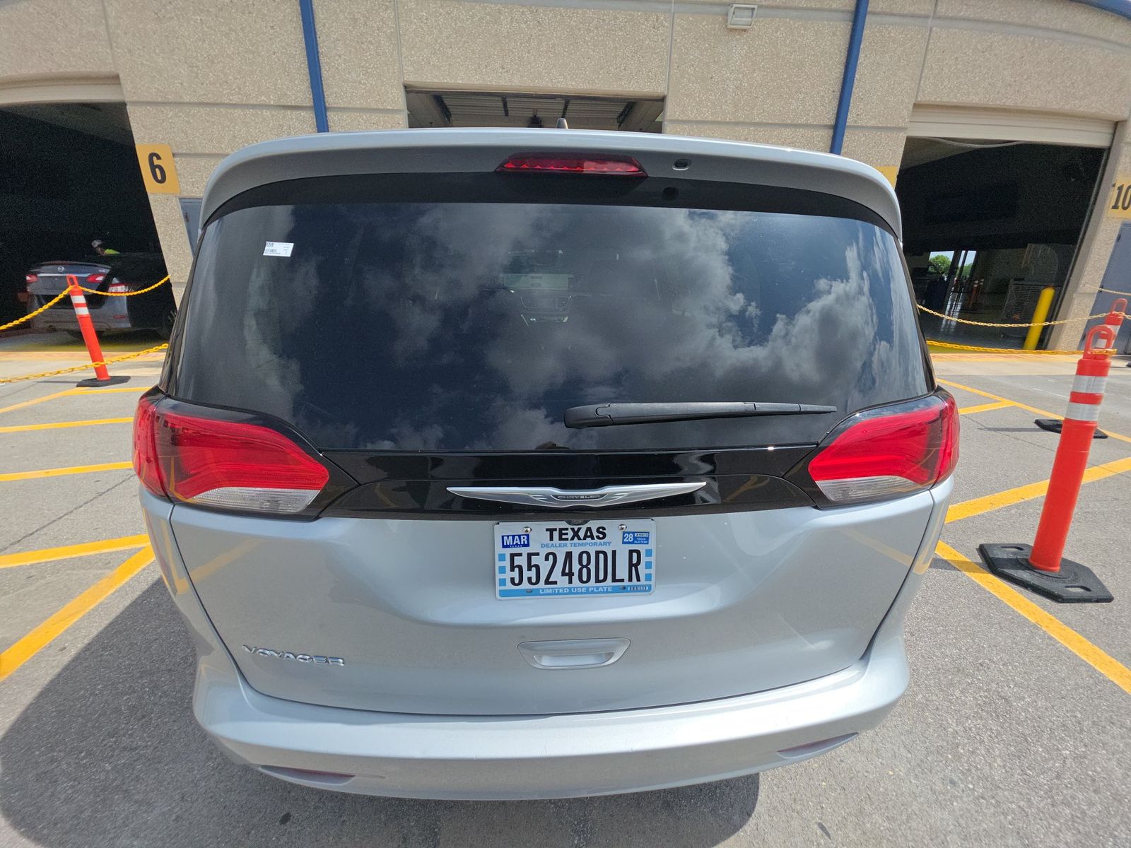 CHRYSLER VOYAGER - 6