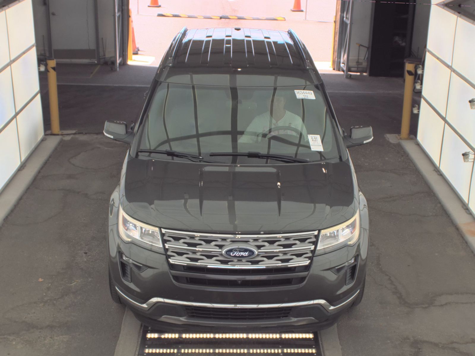 FORD EXPLORER - 3