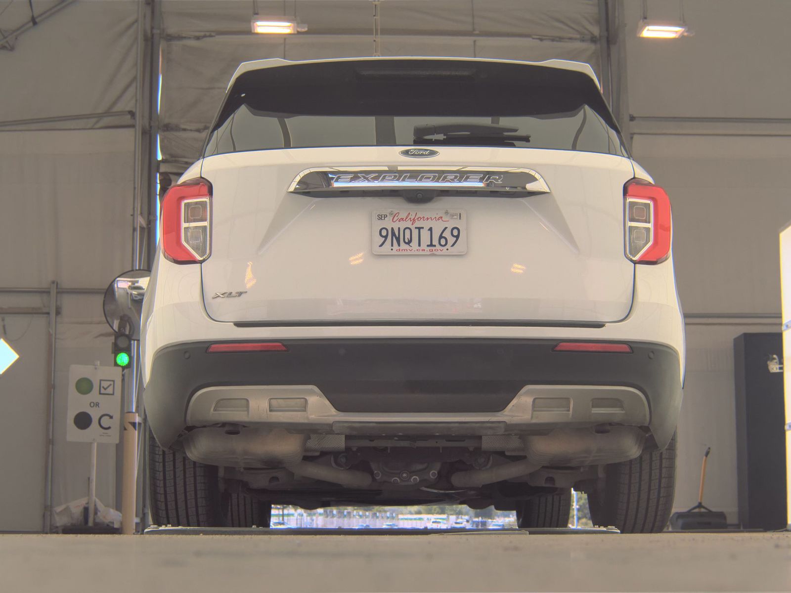 FORD EXPLORER - 8