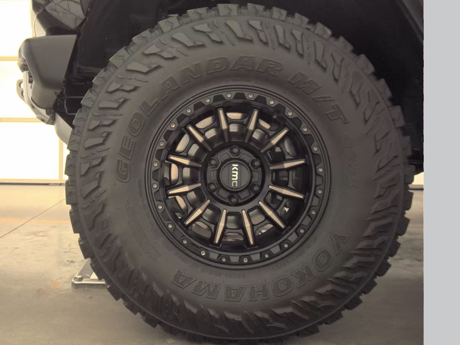 FORD BRONCO - 10