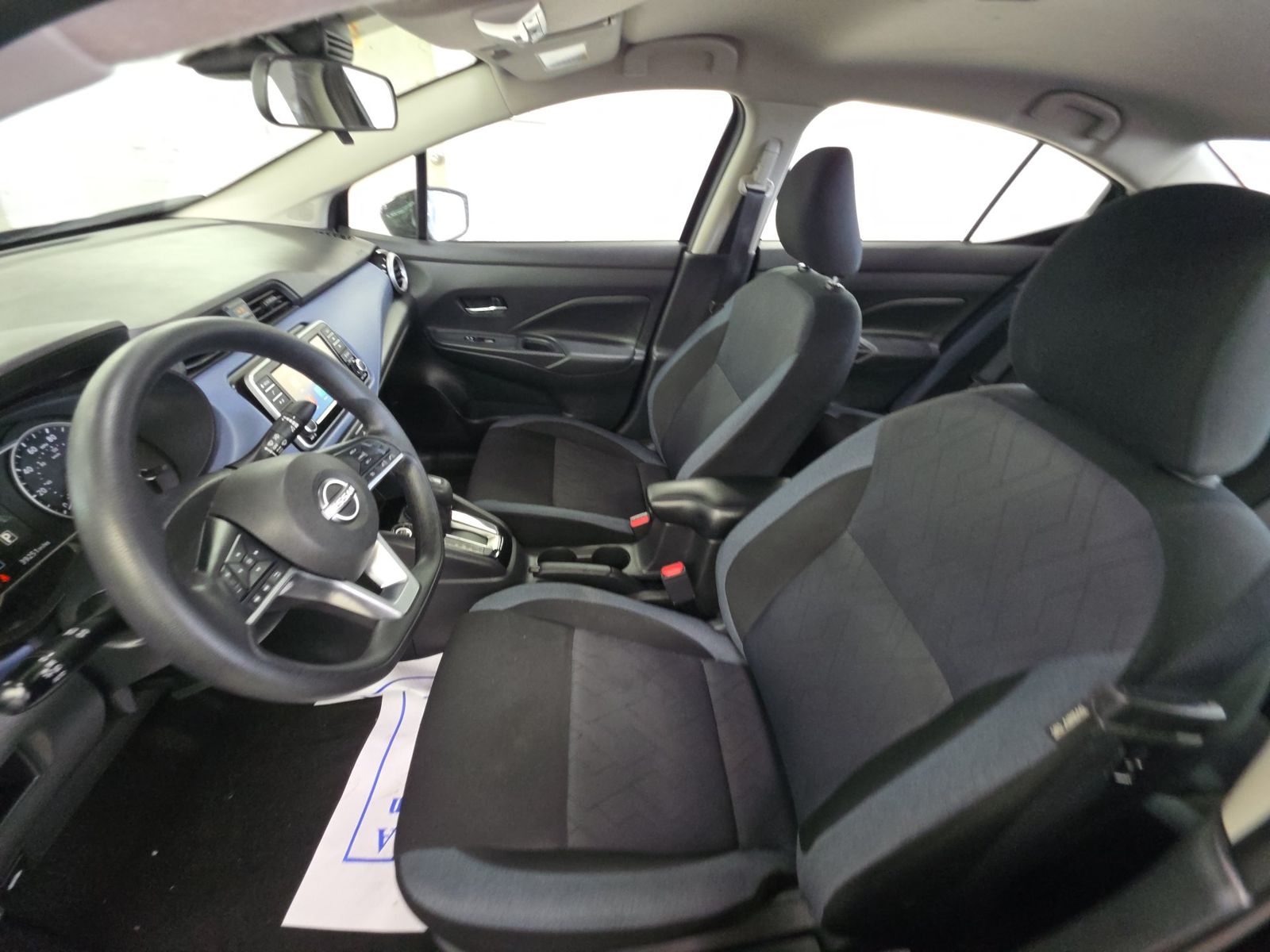 NISSAN VERSA - 8