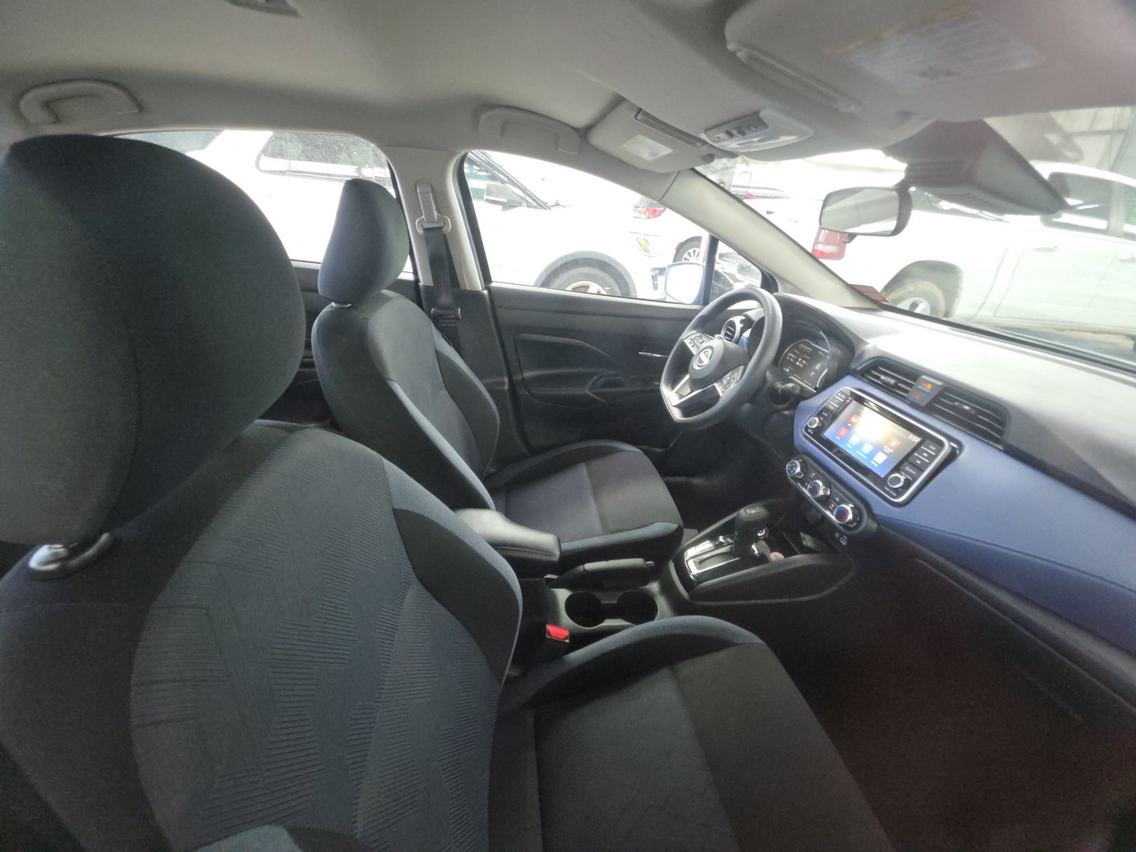 NISSAN VERSA - 9