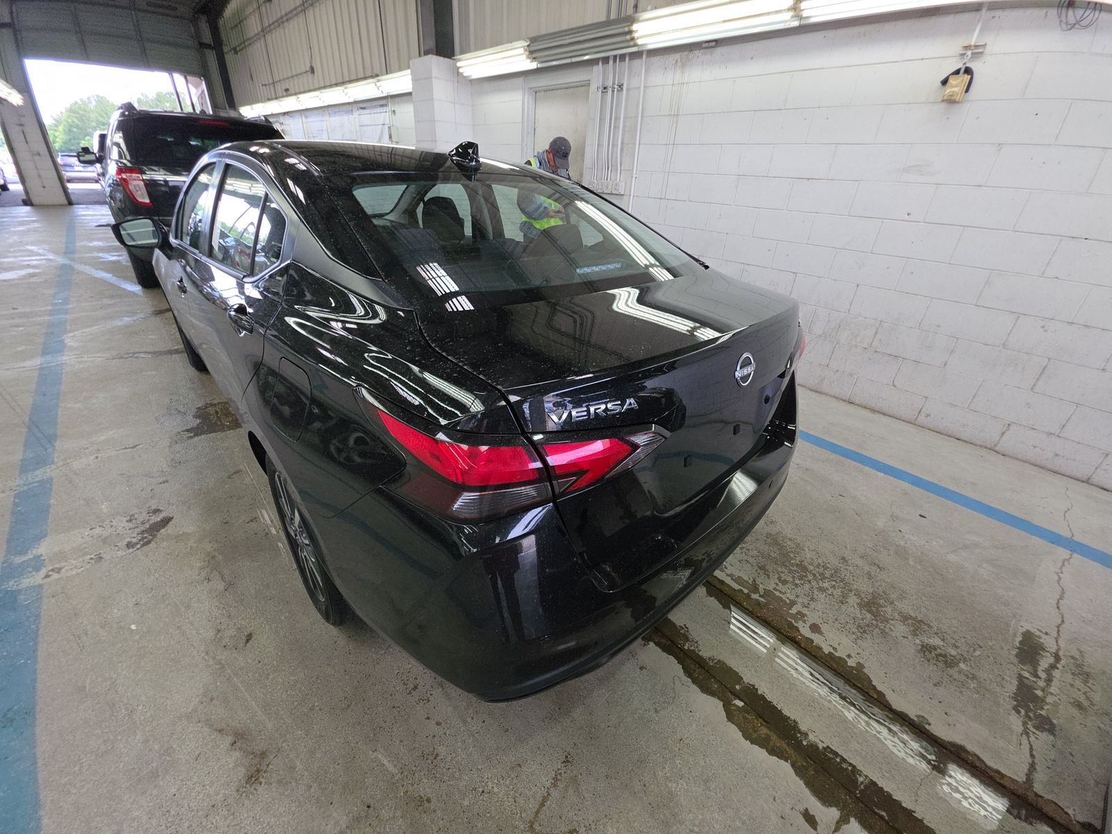 NISSAN VERSA - 7