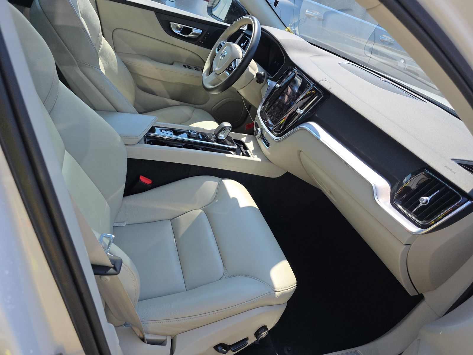 2023 Volvo S60 B5 Plus AWD