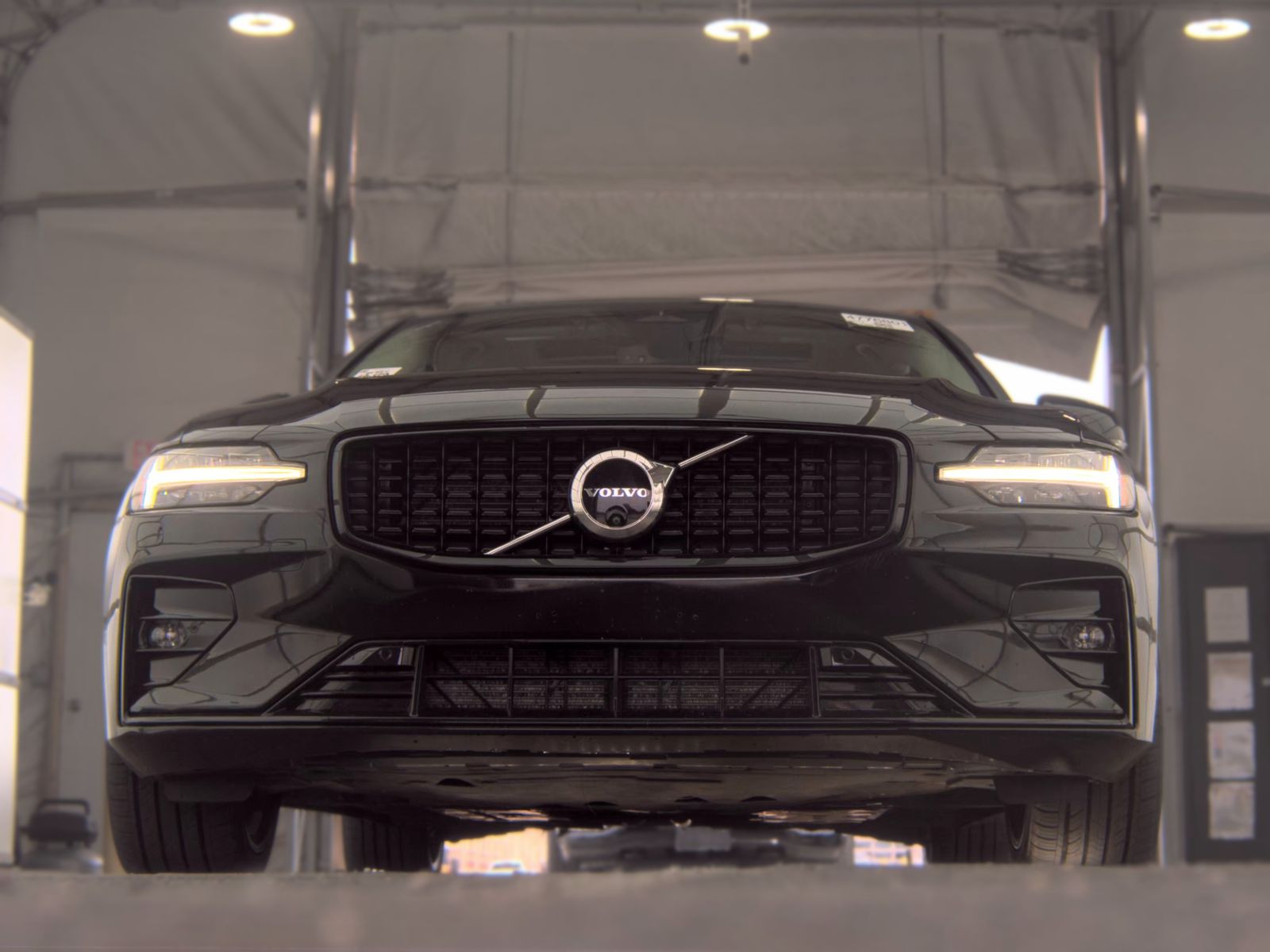 2025 Volvo S60 B5 Plus FWD