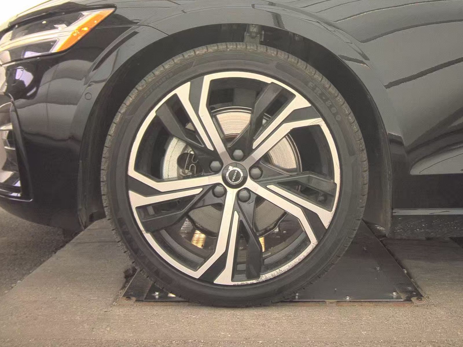 2025 Volvo S60 B5 Plus FWD
