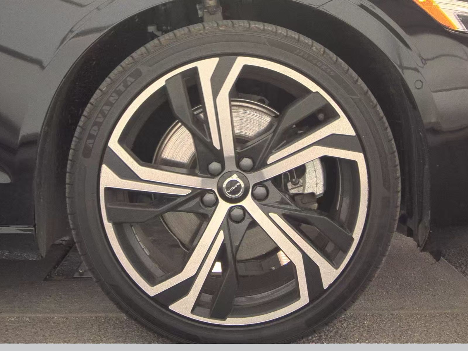 2025 Volvo S60 B5 Plus FWD