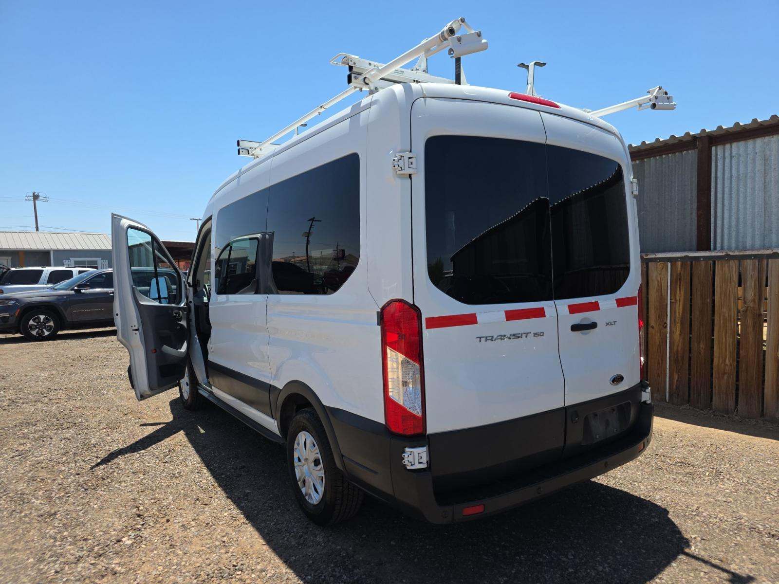 FORD TRANSIT 150 - 4