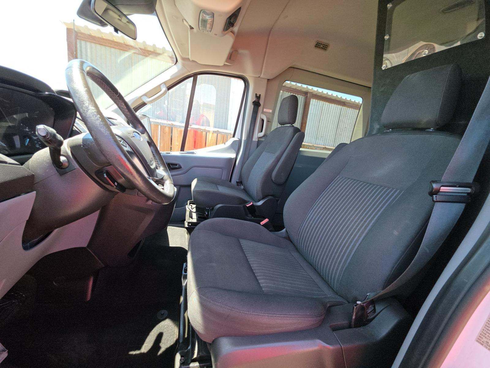 FORD TRANSIT 150 - 5